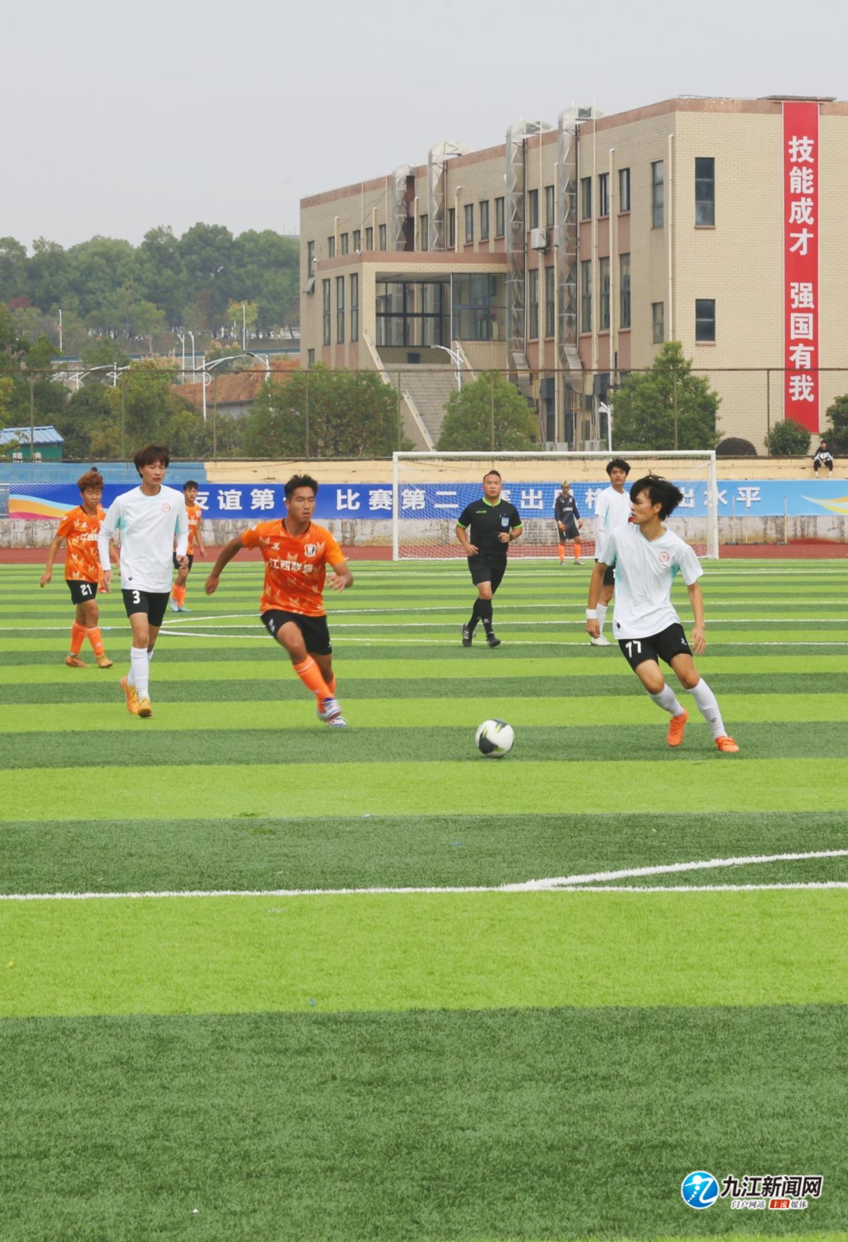 决赛中以绝